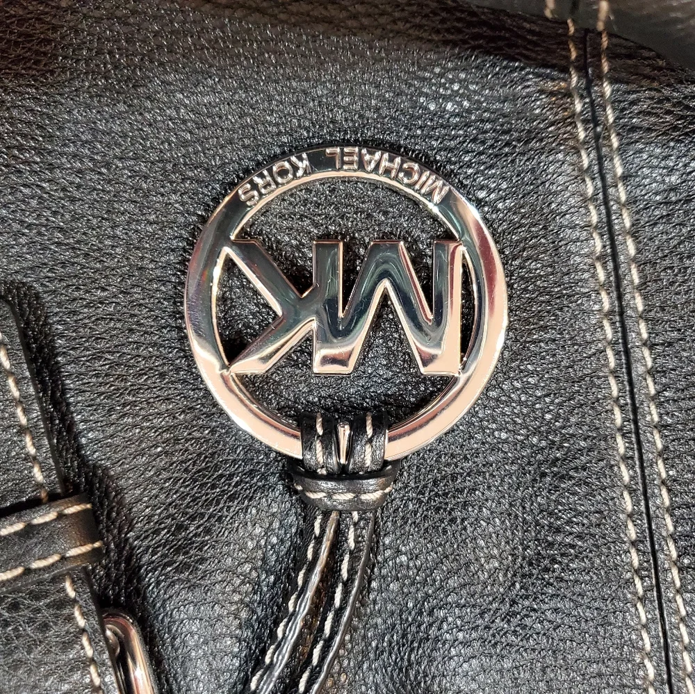 Michael Kors leather black‎ purse